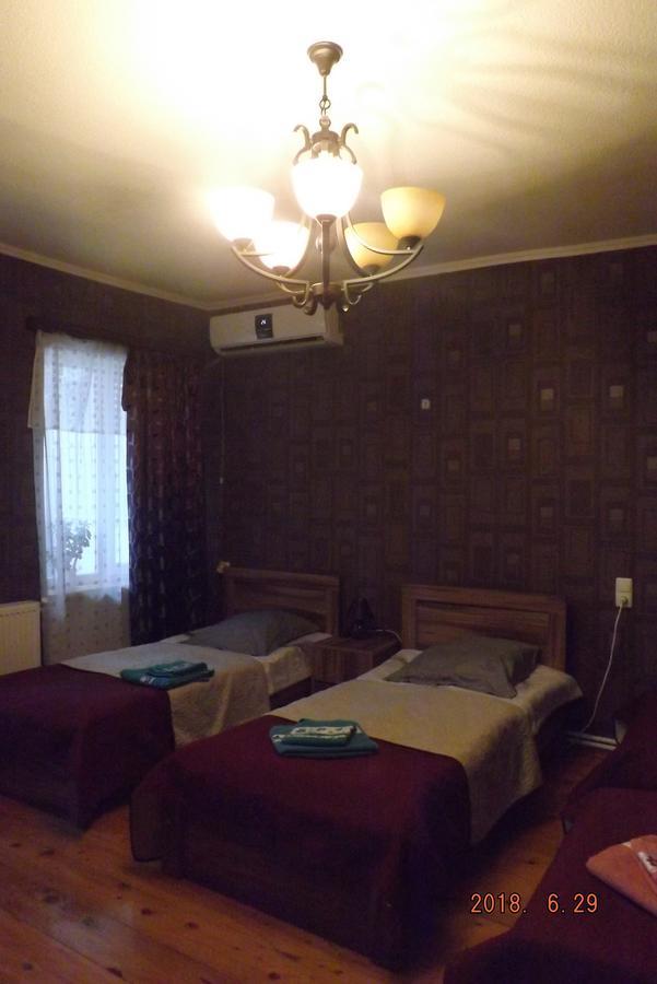 Guest House Gio Tbilissi Extérieur photo