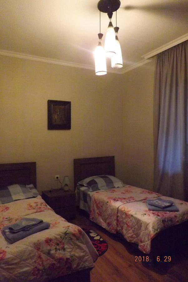Guest House Gio Tbilissi Extérieur photo