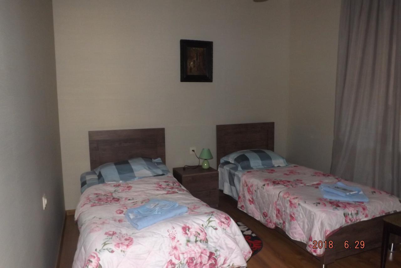 Guest House Gio Tbilissi Extérieur photo